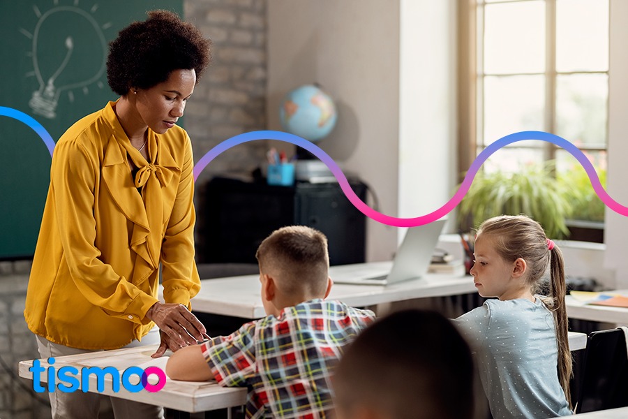 Para professores: como adaptar a rotina escolar para autistas / Tismoo